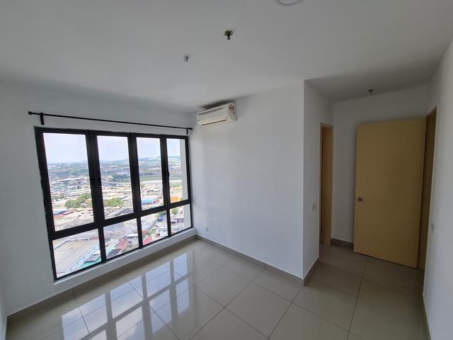 Serviced Residence for sale in Seri Kembangan, Majlis Bandaraya Subang Jaya