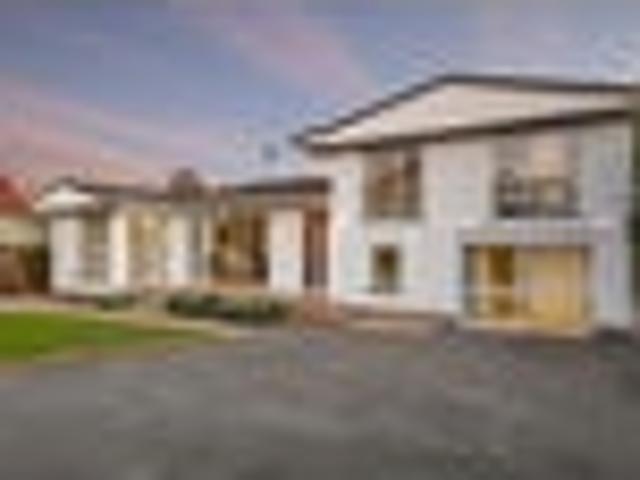 House for sale in Chaslands, Canterbury