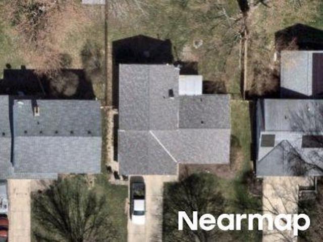 House for sale in Elyria