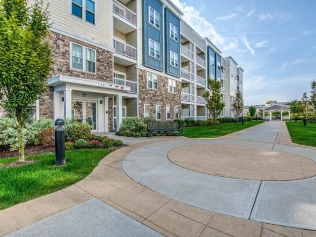 Condo for sale in University Station, Westwood