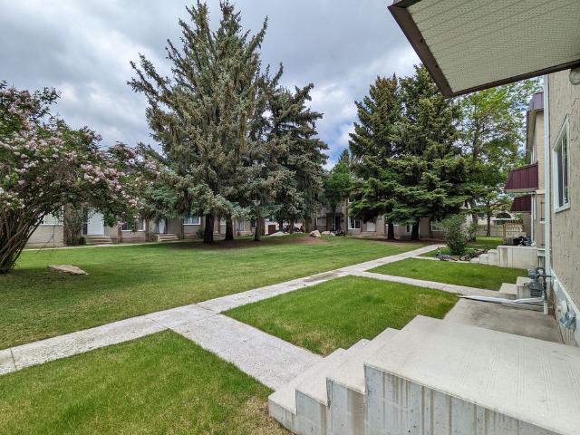 Townhouse for rent in Varsity Village, Lethbridge
