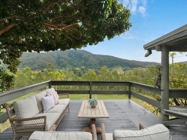 Cottage for sale in Canungra, Queensland