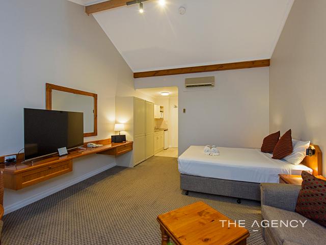 Apartment for sale in Broadwater, Western Australia