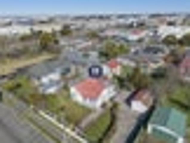 House for sale in Chaslands, Canterbury