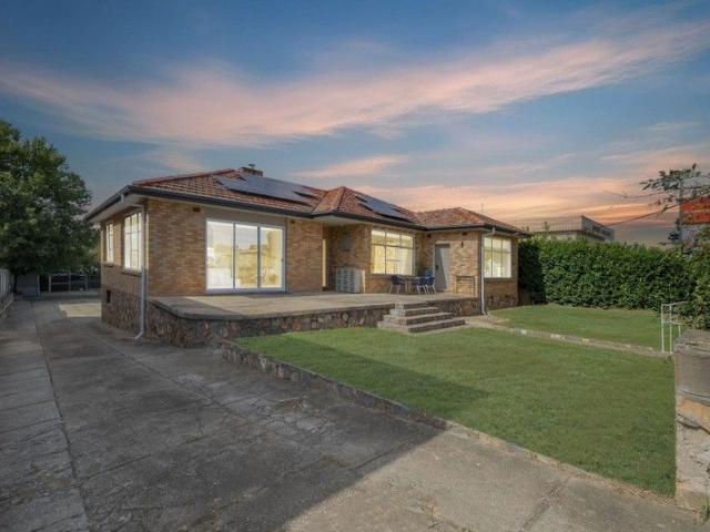 House for sale in Queanbeyan