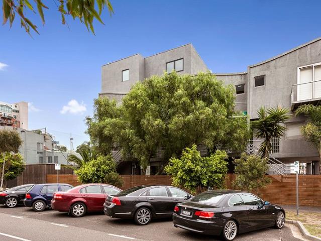 Townhouse for rent in Port Melbourne, Melbourne