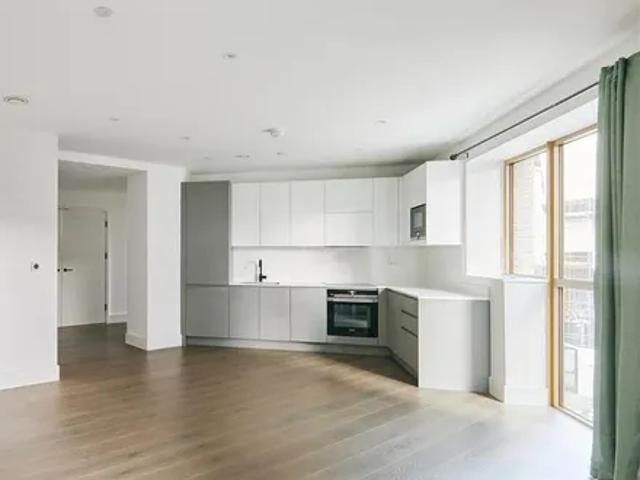 Apartment for rent in London Borough of Hounslow, Strand