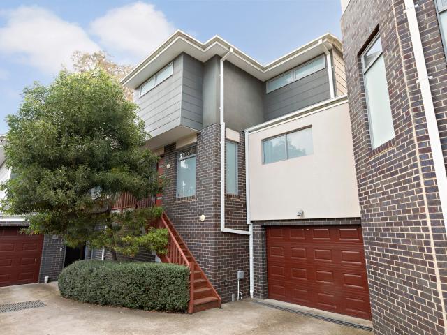 Apartment for rent in Airport West, Victoria