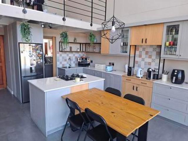 Apartment for sale in Bellville, Western Cape