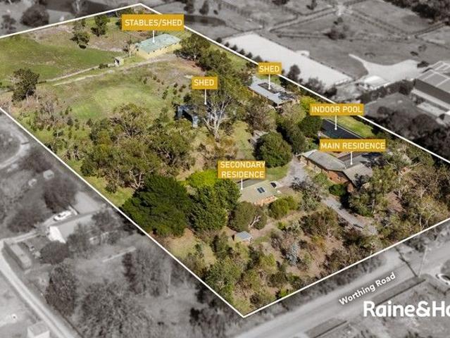 Cottage for sale in Camerons Creek, Victoria