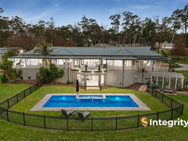Cottage for sale in Camerons Creek, Victoria