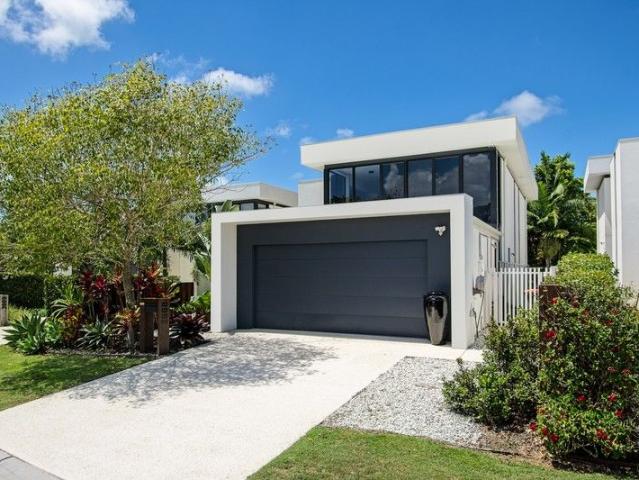 House for sale in Sanctuary Cove