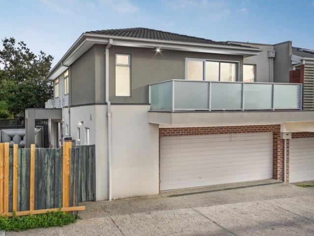 Townhouse for sale in Camerons Creek, Victoria