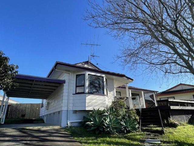 House for rent in Paremoremo, Oroua County