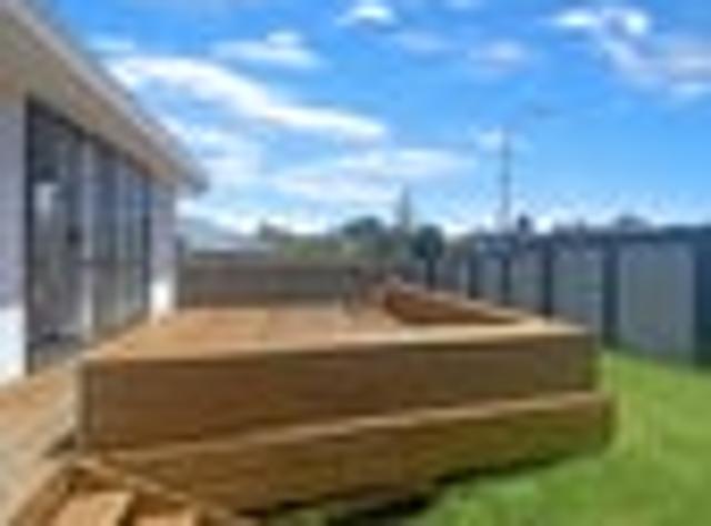 House for rent in Paremoremo, Oroua County