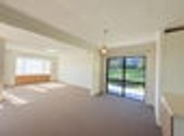 House for rent in Paremoremo, Oroua County