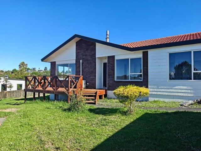 House for rent in Paremoremo, Oroua County
