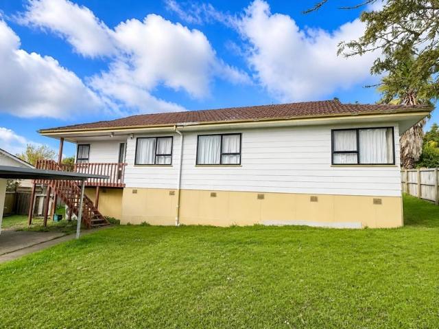 House for rent in Paremoremo, Oroua County
