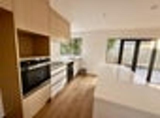 House for rent in Paremoremo