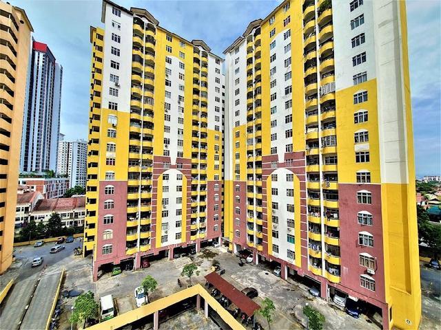 Apartment for sale in Petaling, Damansara Damai