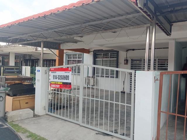 Terraced House for sale in Malaka
