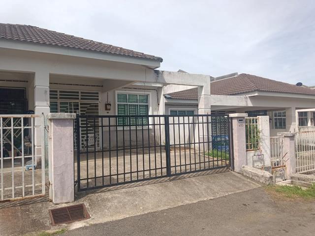 Terraced House for sale in Malaka