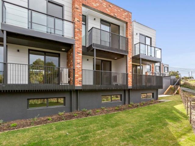 Townhouse for sale in Geelong, Victoria