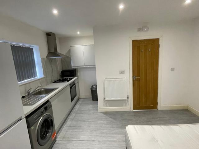 Studio for rent in Selly Oak, West Midlands