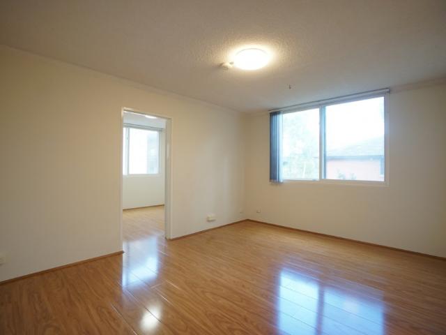 Apartment for rent in Dundas