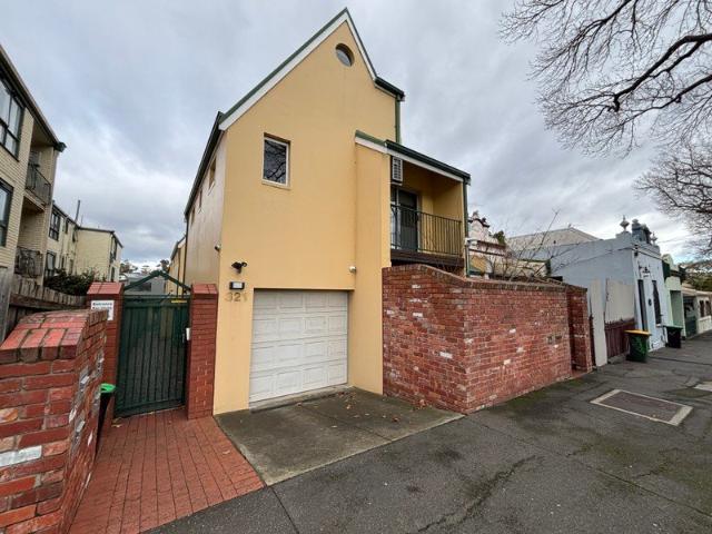 Townhouse for rent in Camerons Creek, Victoria