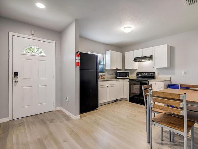 Room for rent in Florida