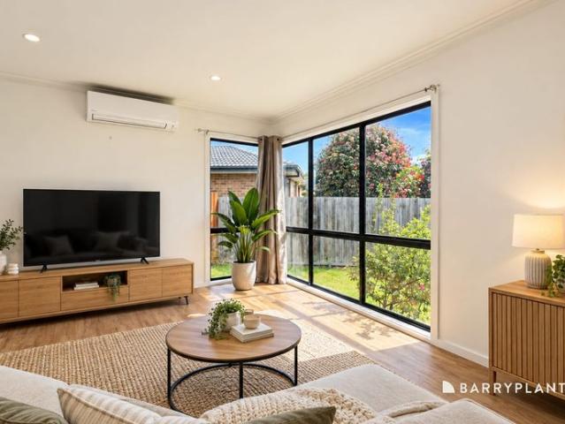 House for rent in Churchill, Victoria