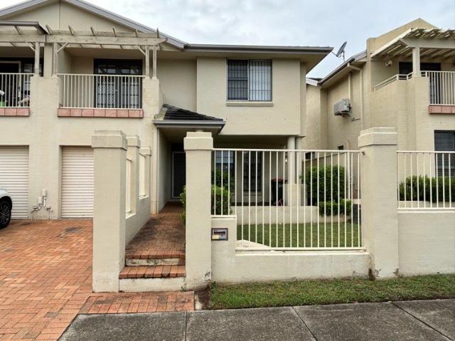 Duplex for rent in Sydney, New South Wales