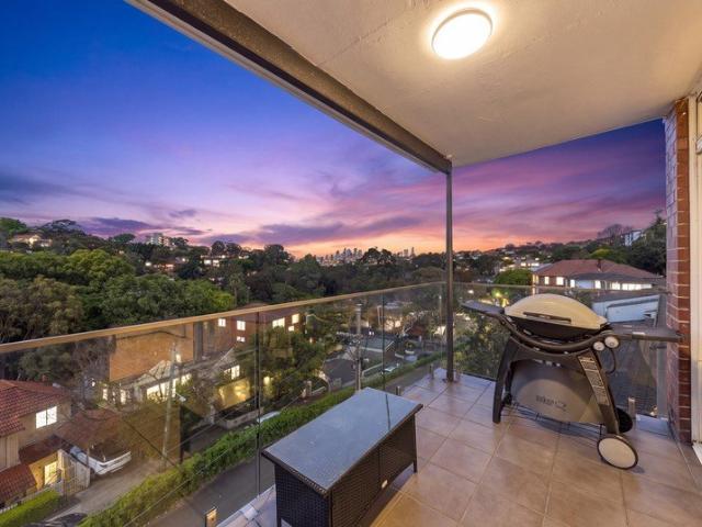 Apartment for sale in Lower North Shore, Sydney