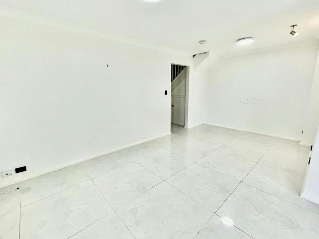 Townhouse for rent in Sydney, New South Wales