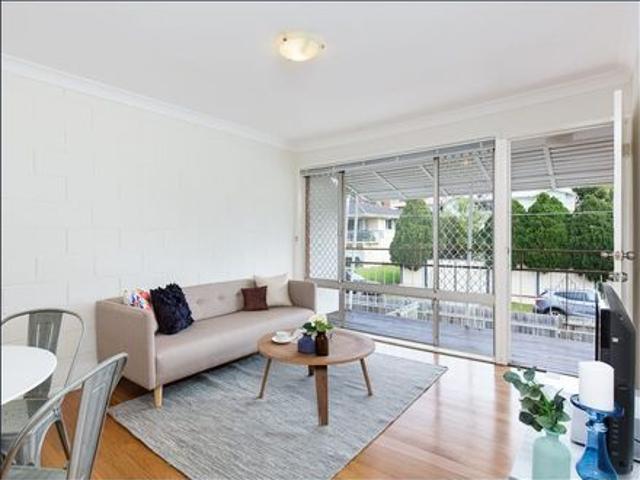 Townhouse for rent in Toombul, Queensland
