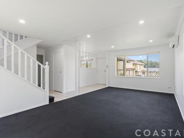 Townhouse for rent in Ashmore, Gold Coast City