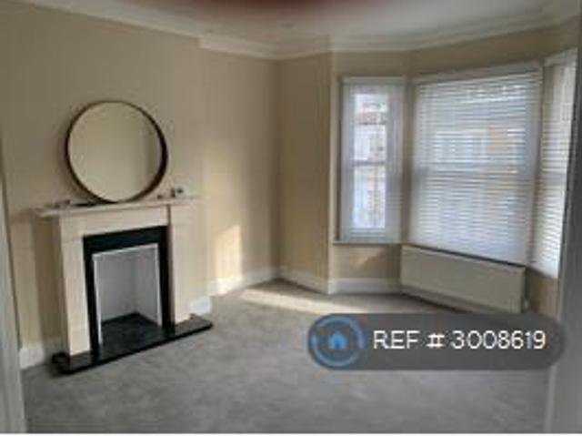 House for rent in London Borough of Hounslow, Greater London