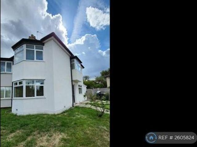 House for rent in Oakwood, West Yorkshire