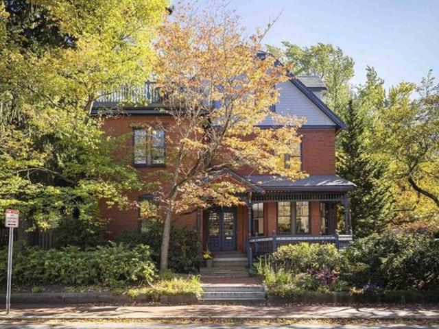 House for sale in Avon Hill, Cambridge