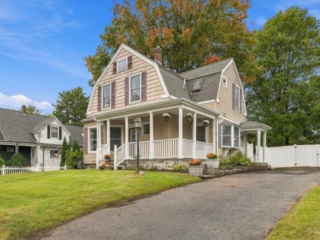 House for sale in Brookville, Holbrook