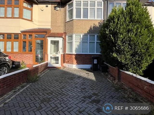 House for rent in London Borough of Redbridge, Greater London