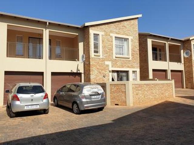 Townhouse for rent in Nooitgedacht, Gauteng