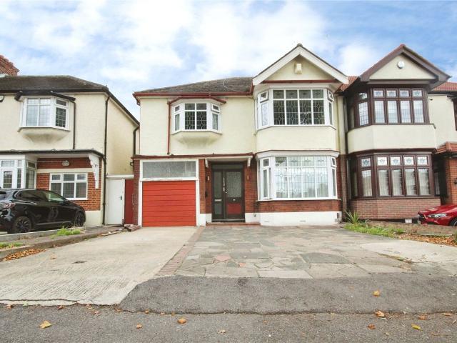 House for rent in London Borough of Barking and Dagenham, Greater London