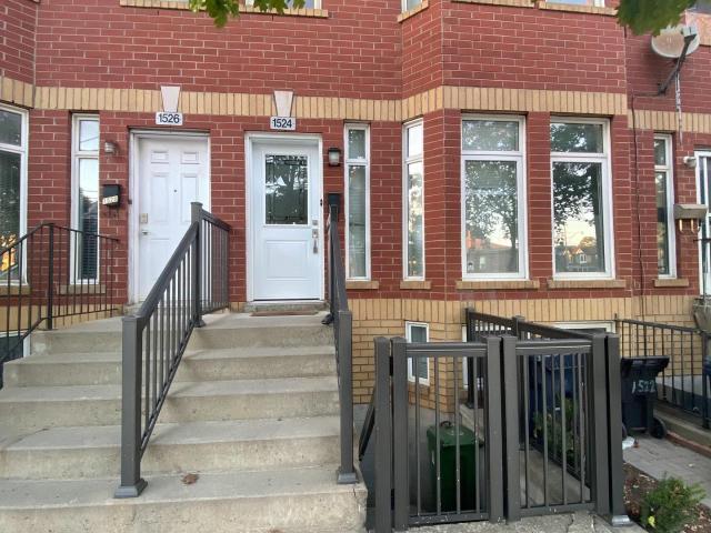 Townhouse for rent in Woburn, Ontario