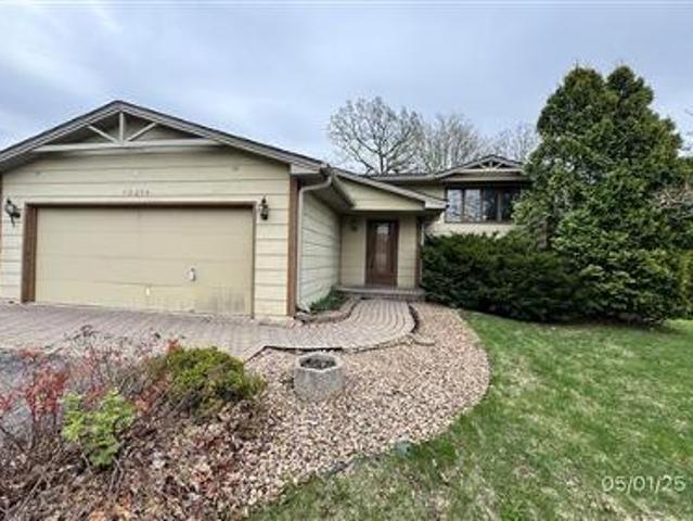 House for sale in Lakeville