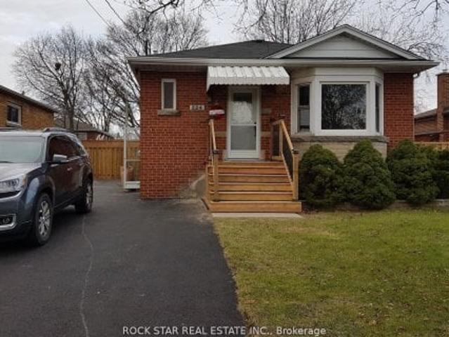 Duplex for rent in Ancaster, Ontario