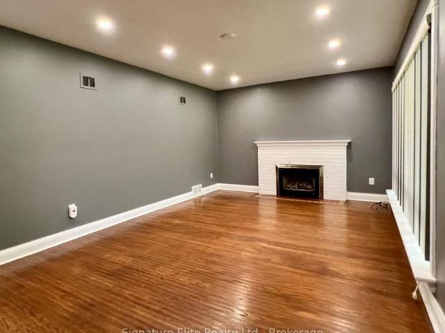 House for rent in Etobicoke—Lakeshore, Toronto