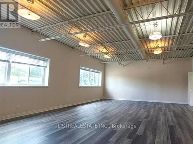 Commercial for rent in York, Ontario