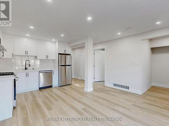Property for rent in Humber River—Black Creek, Toronto